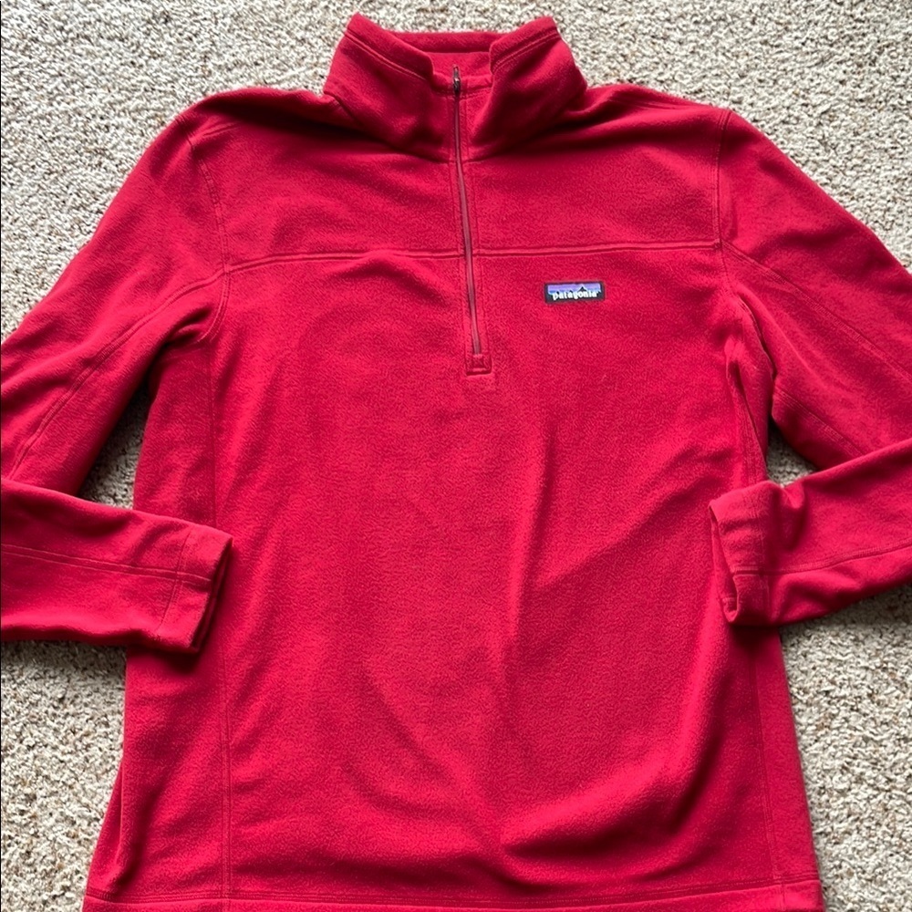 Patagonia Red Fleece Pullover size L *** logo on sleeve